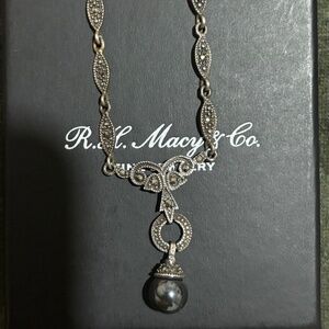 Vintage 925 sterling silver necklace with a dark pearl drop